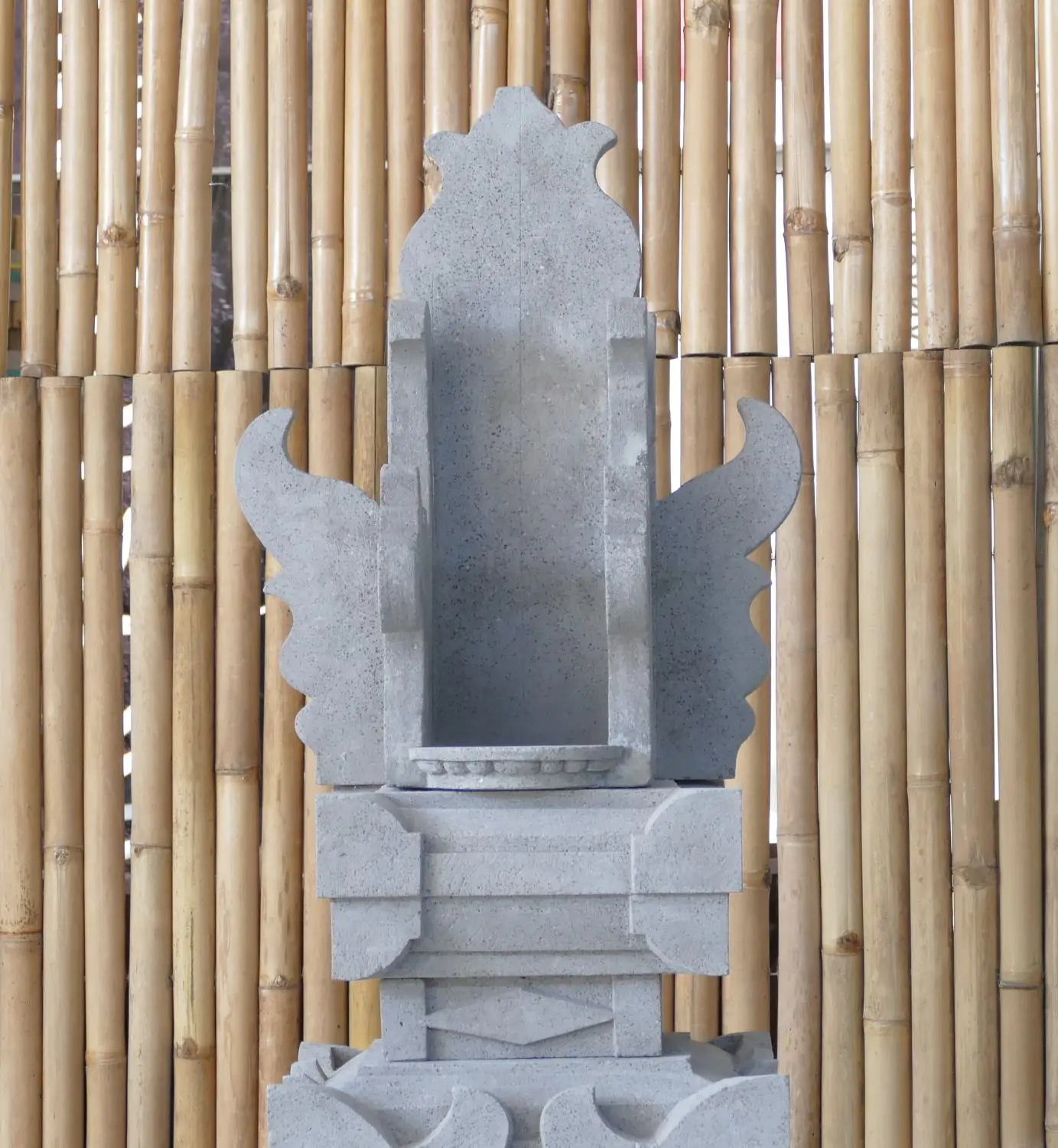  Product image 3 of the product “Balinese Temple, casted with Paras Stone, with open place on top, 170cm. Mulitparted ”